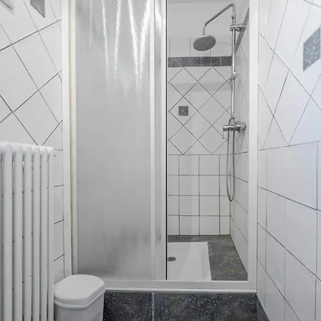 Air-conditioned House With Pool Sleeps 6 Casa de Férias *